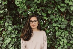 Person Madeleine Alizadeh (dariadaria)