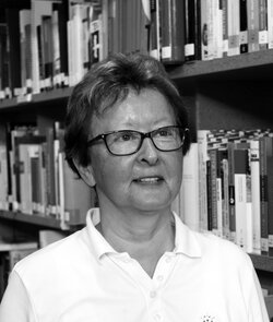 Person Barbara Becker-Jákli